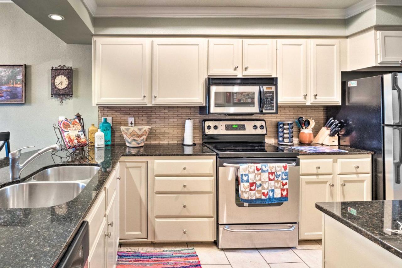 Lakefront Lago Vista Condo With Resort Amenities! Exterior foto